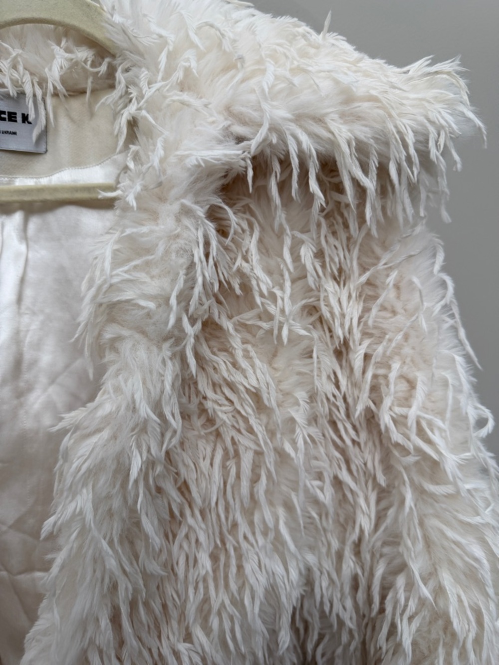 Alice K Cropped Fur Coat - Picture 3 of 7